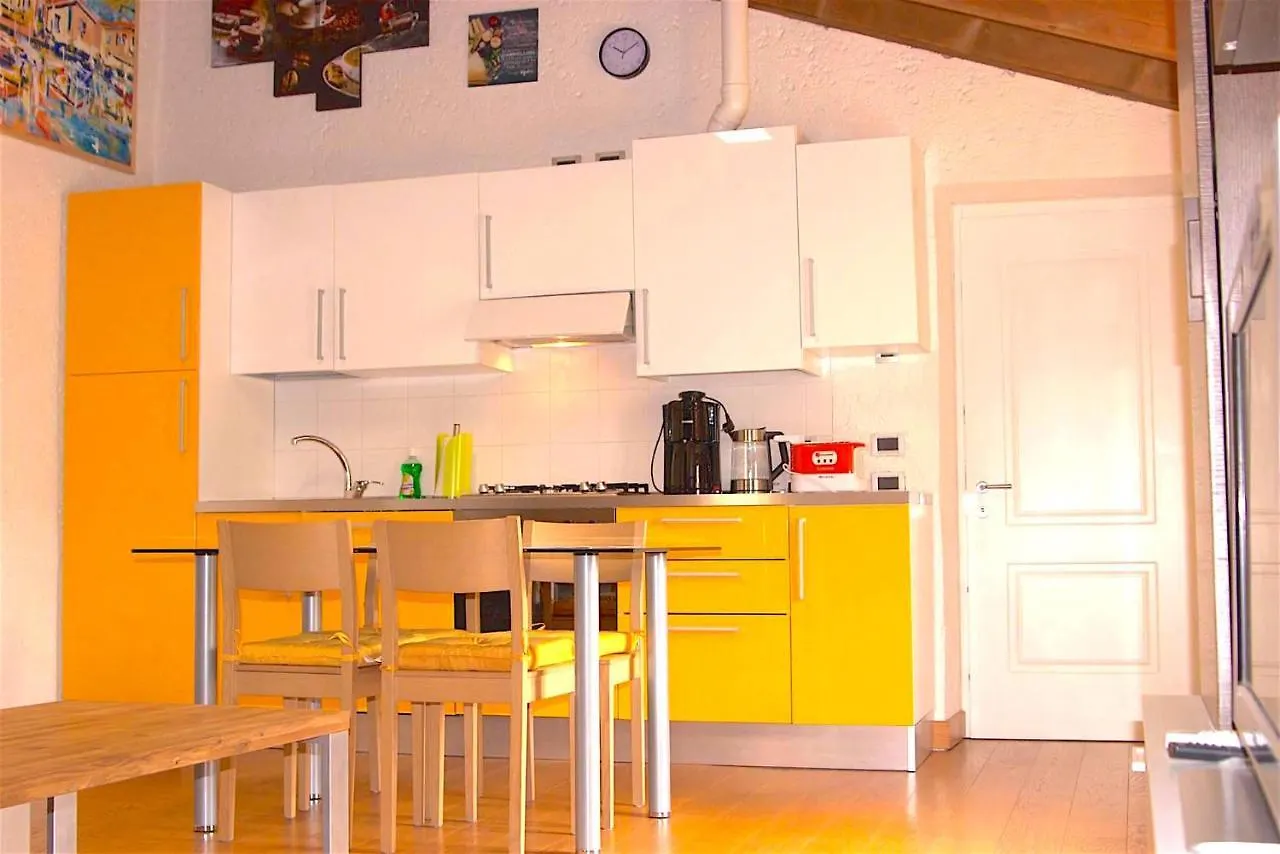 Apartment Aly D'Angelo Alla Torre - Immobiliare Azzurra Bardolino Italy