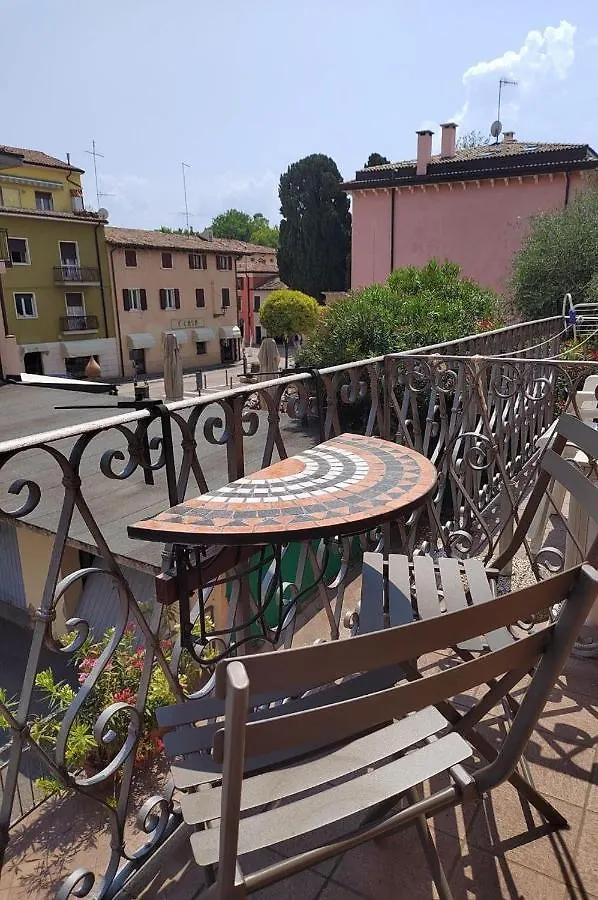 Aly D'Angelo Alla Torre - Immobiliare Azzurra Bardolino