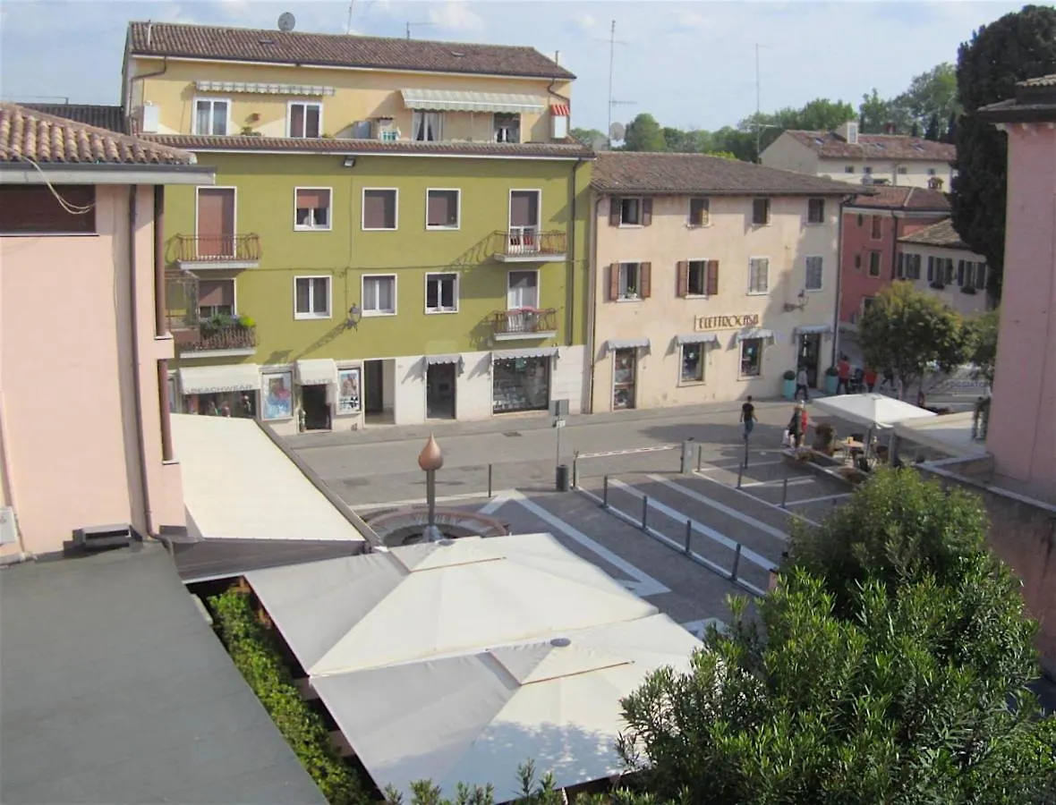 Aly D'Angelo Alla Torre - Immobiliare Azzurra Bardolino 0*,  Italy